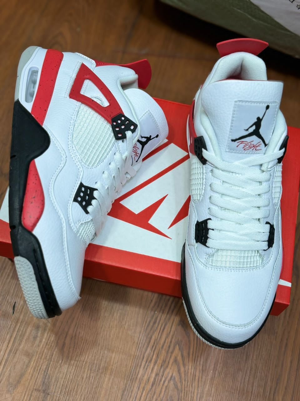 PAIRE DE BASKET NIKE JORDAN